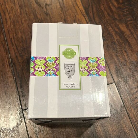 SCENTSY ”HOME IS WHERE MY CAT IS” Ceramic Wax Warmer NEW IN BOX - Picture 1 of 5